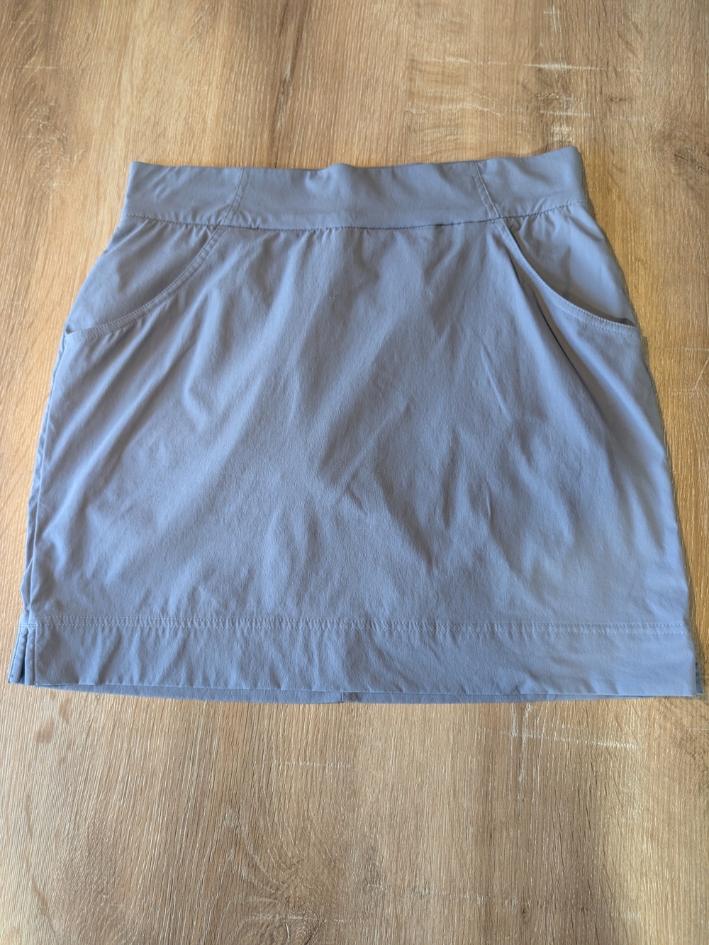 Columbia women's skirt in light blue-gray